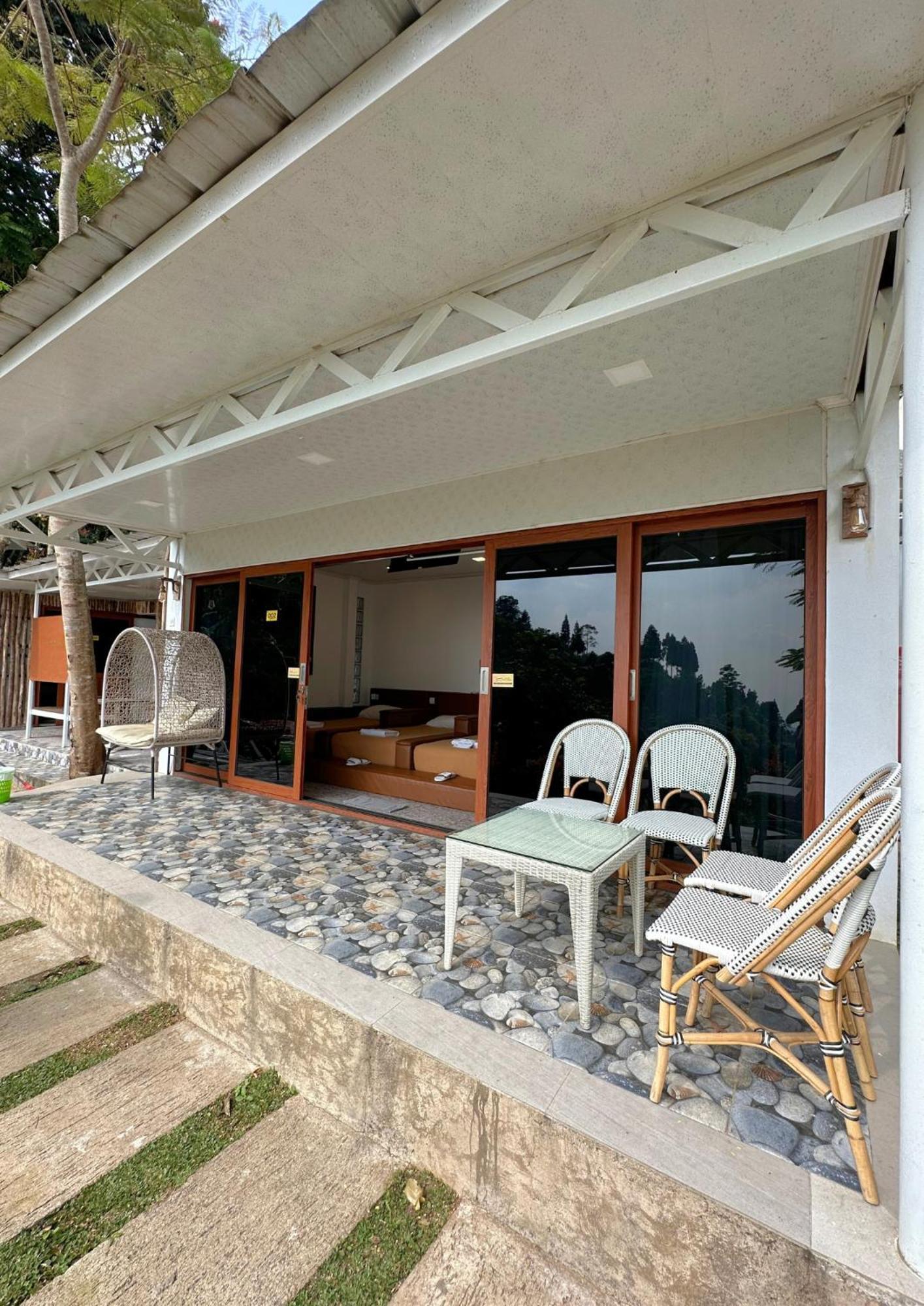De Pointe Resort & Resto Campaka Εξωτερικό φωτογραφία